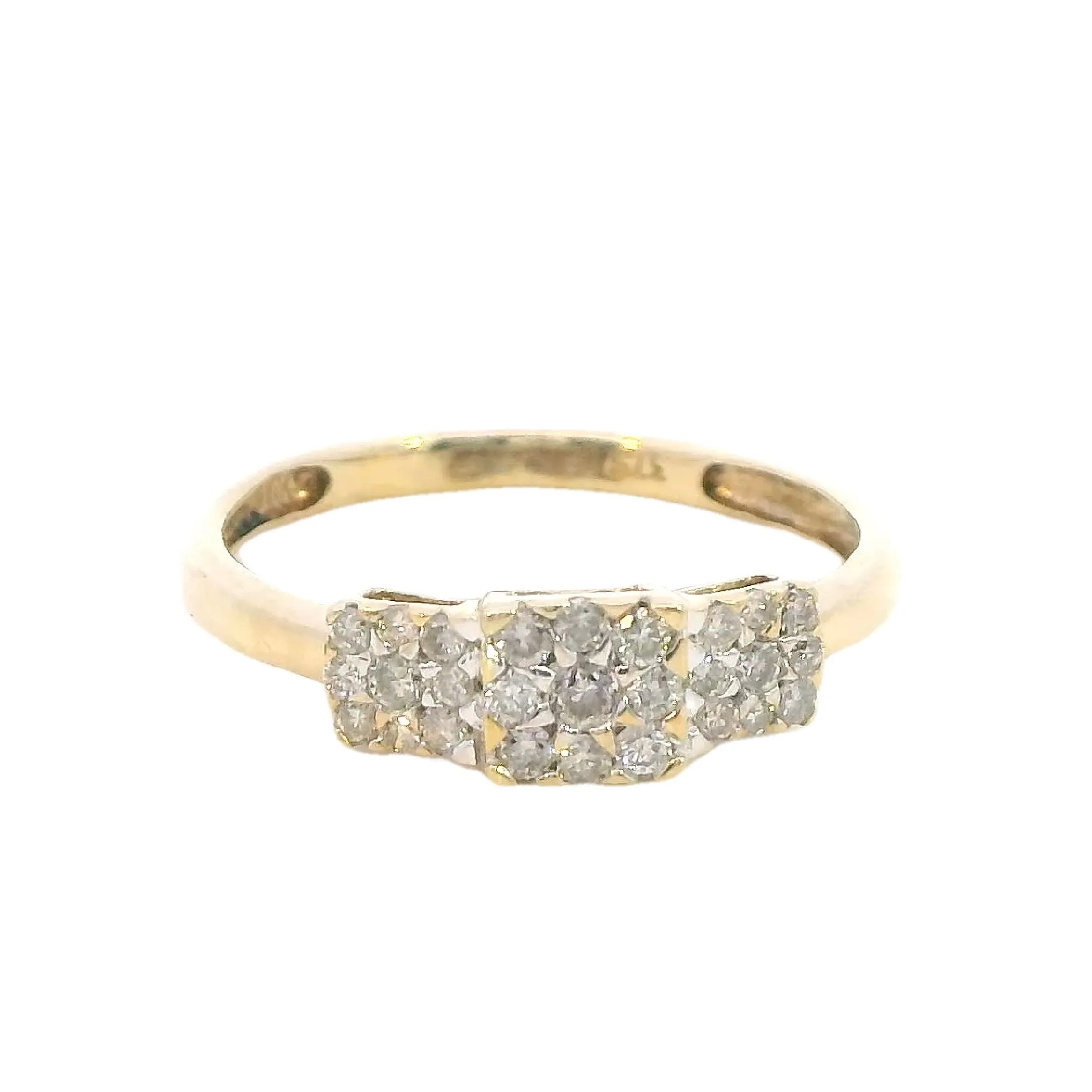 Exquisite 20ct Yellow Gold Diamond Ring - Delicate and Sparkling