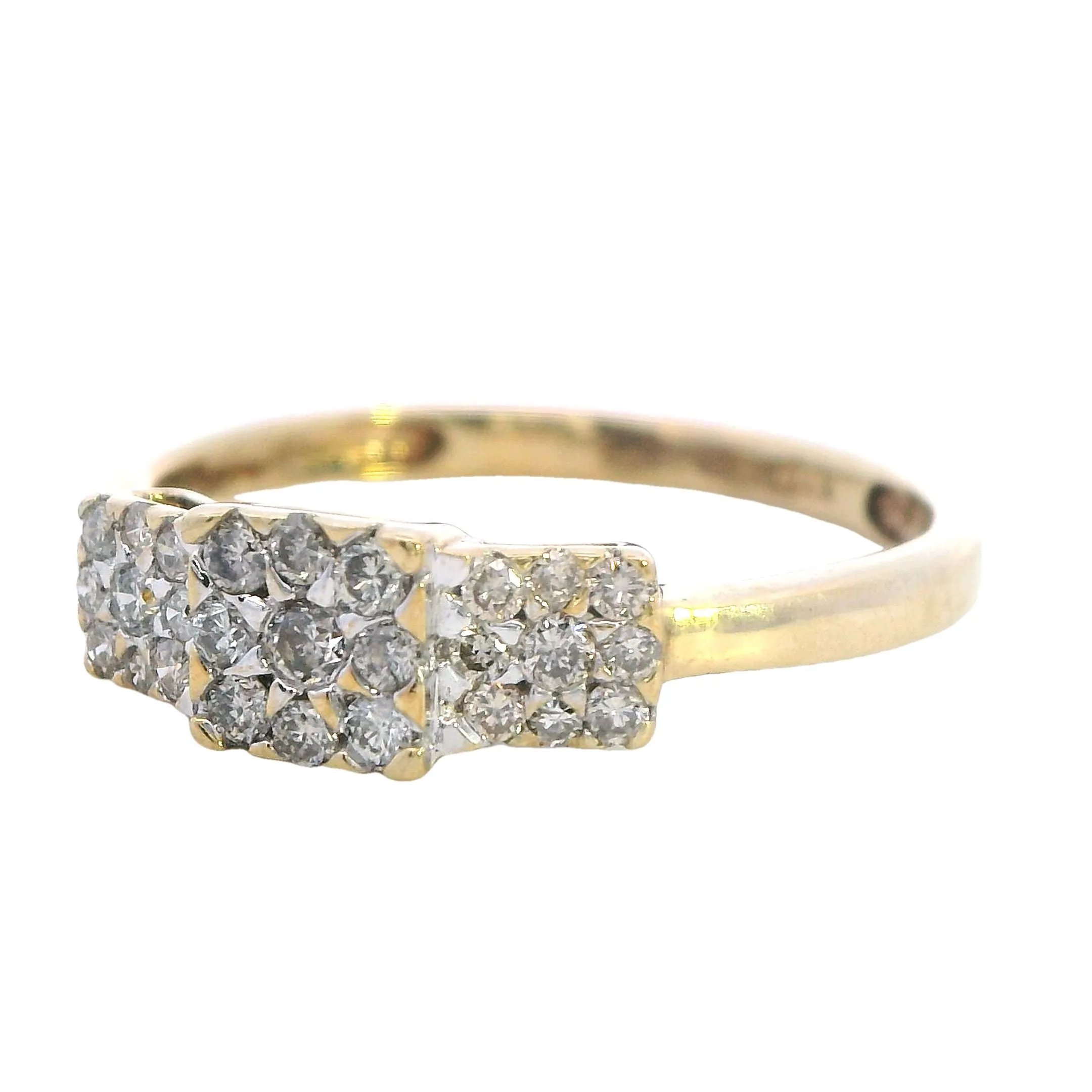 Exquisite 20ct Yellow Gold Diamond Ring - Delicate and Sparkling