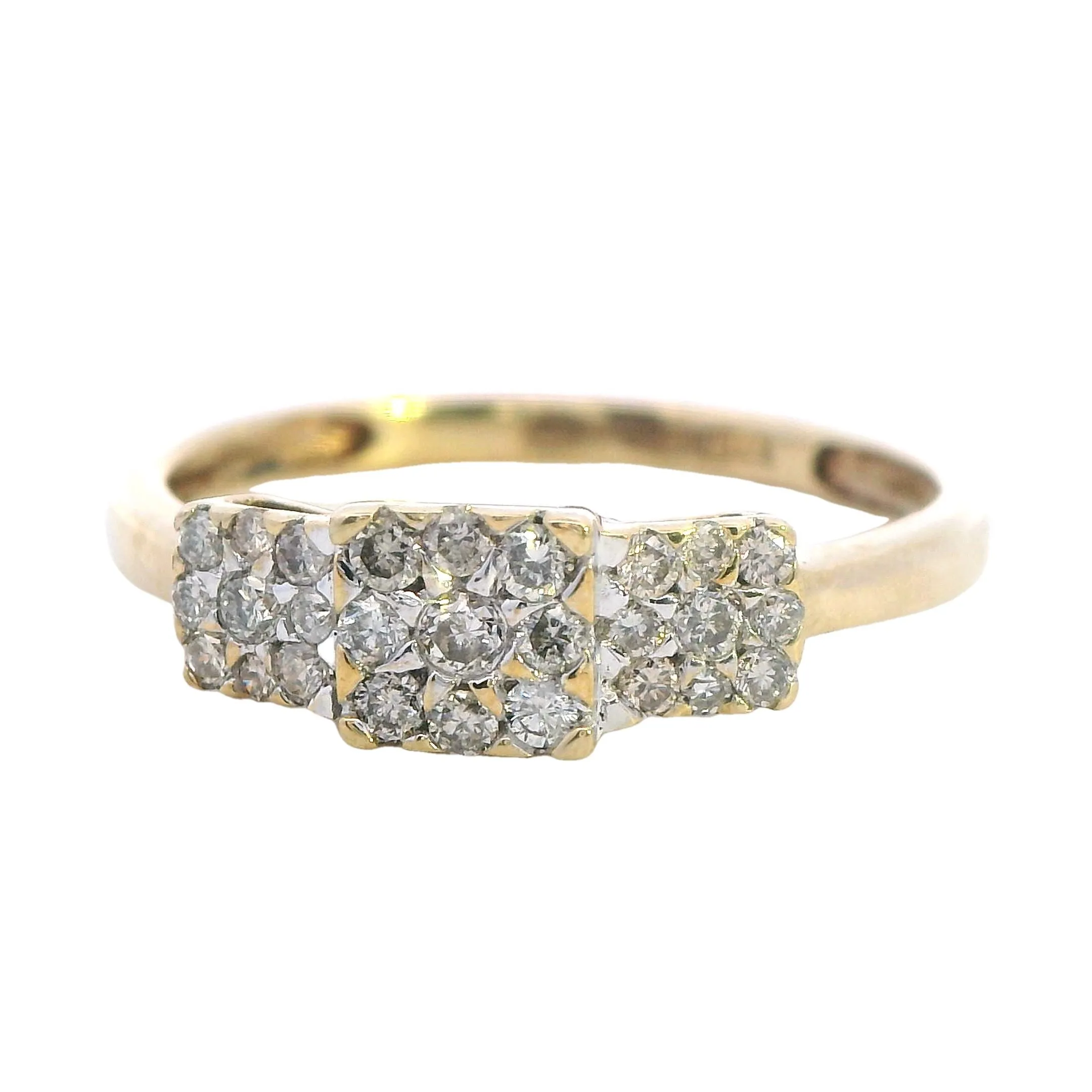 Exquisite 20ct Yellow Gold Diamond Ring - Delicate and Sparkling