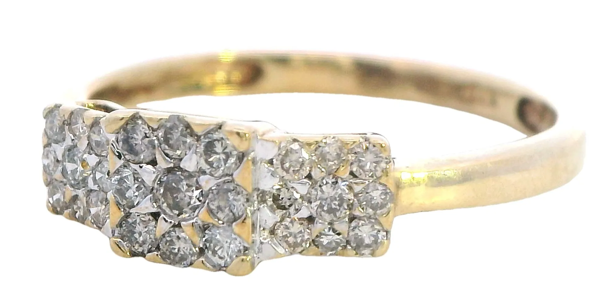 Exquisite 20ct Yellow Gold Diamond Ring - Delicate and Sparkling