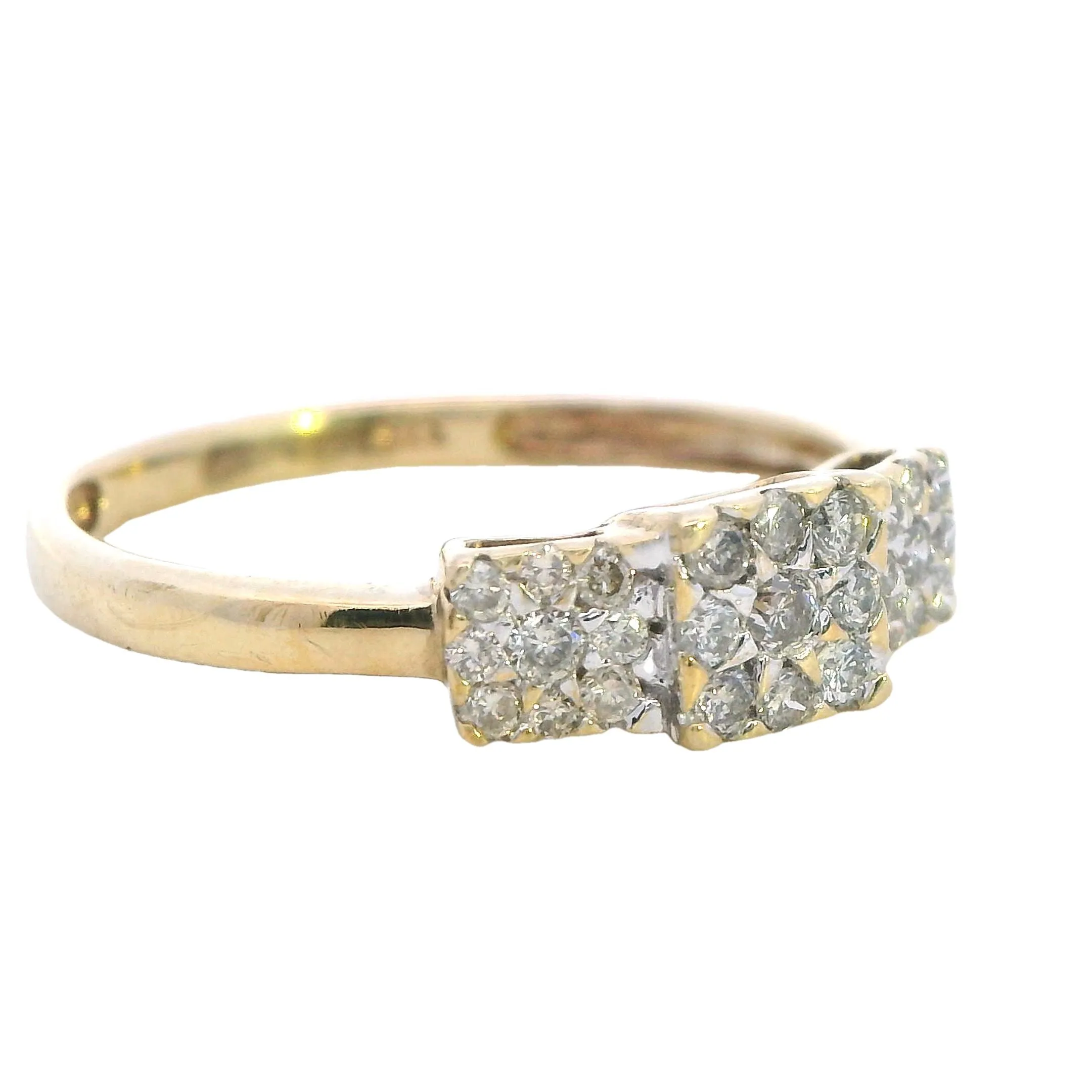 Exquisite 20ct Yellow Gold Diamond Ring - Delicate and Sparkling