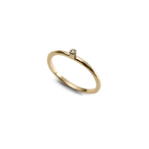 Gold Croí álainn diamond ring