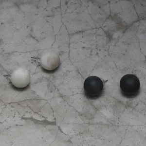 Homaica Frosted Ball Stud Earrings